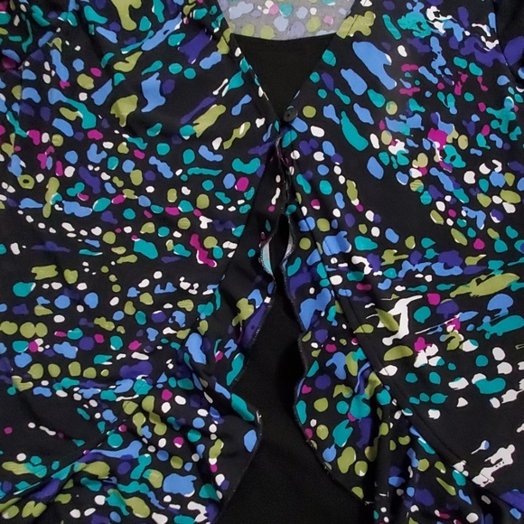 Passports Abstract Multicolor print top Black Under Top S - Picture 4 of 7